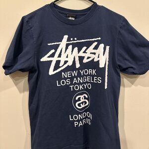 Stussy Men's Navy and Blue T-shirt